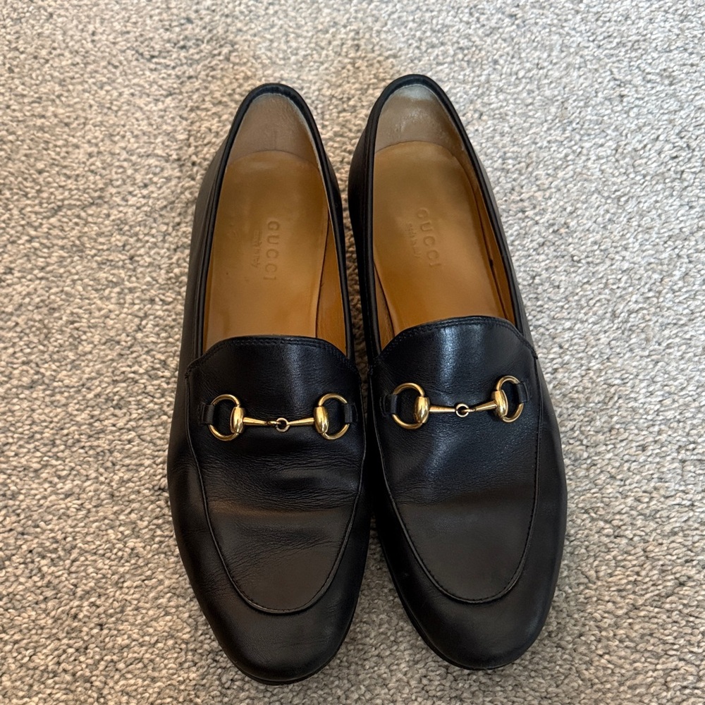 Gucci Black Leather Loafers with Gold Buckle - Picture 3 of 7